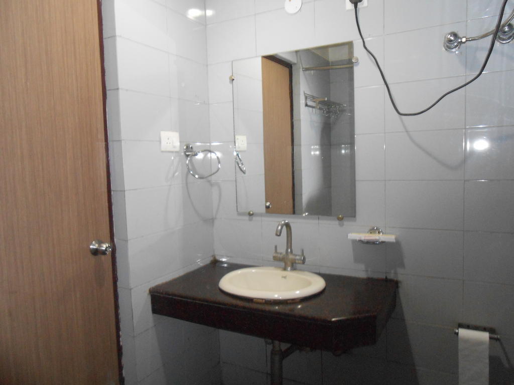 Hotel Fame City Ґувахаті Номер фото